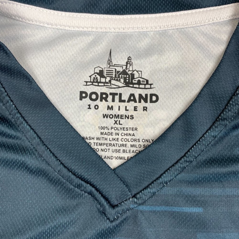 Portland 10 Miler Race Shirt Long Sleeve Tee Shirt Activewear Women's XL - Picture 3 of 8